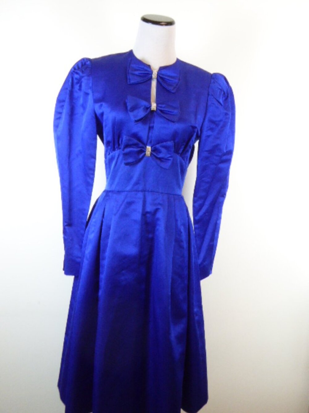 ADELE SIMPSON blue satin dress vintage 70s 6 party wedding classic crystal